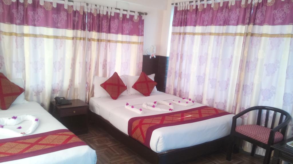 Hotel Center Lake بوكْرا المظهر الخارجي الصورة